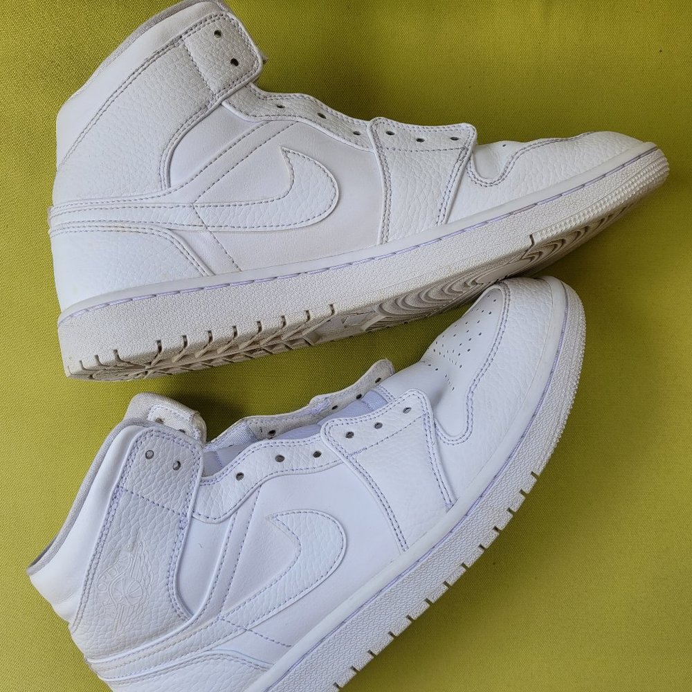 Air Jordan 1 Mid Triple White (2020) Men's size 9.5
